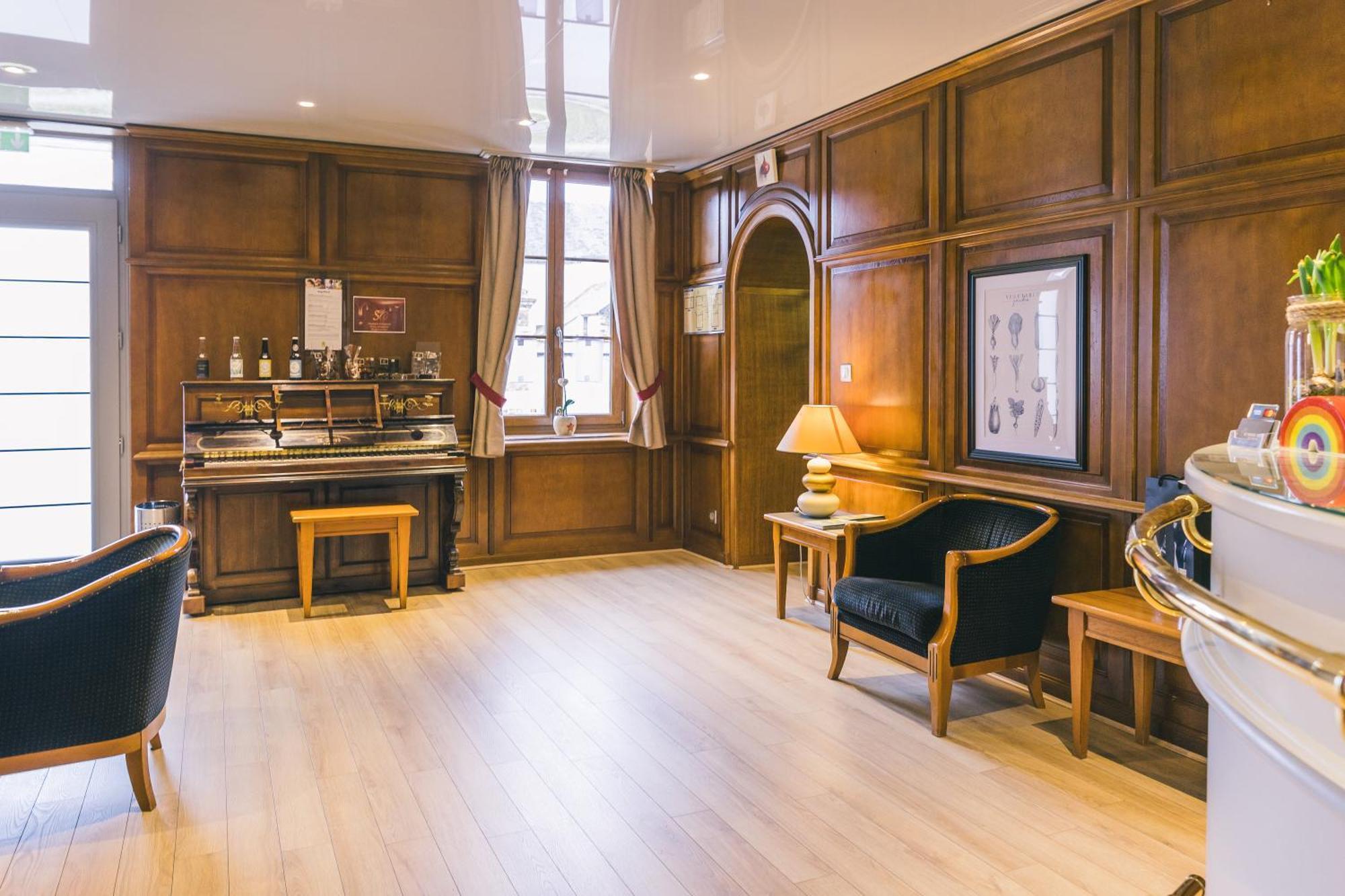 Logis Hotel & Restaurant Le Soleil D'Or Montigny-la-Resle Kültér fotó