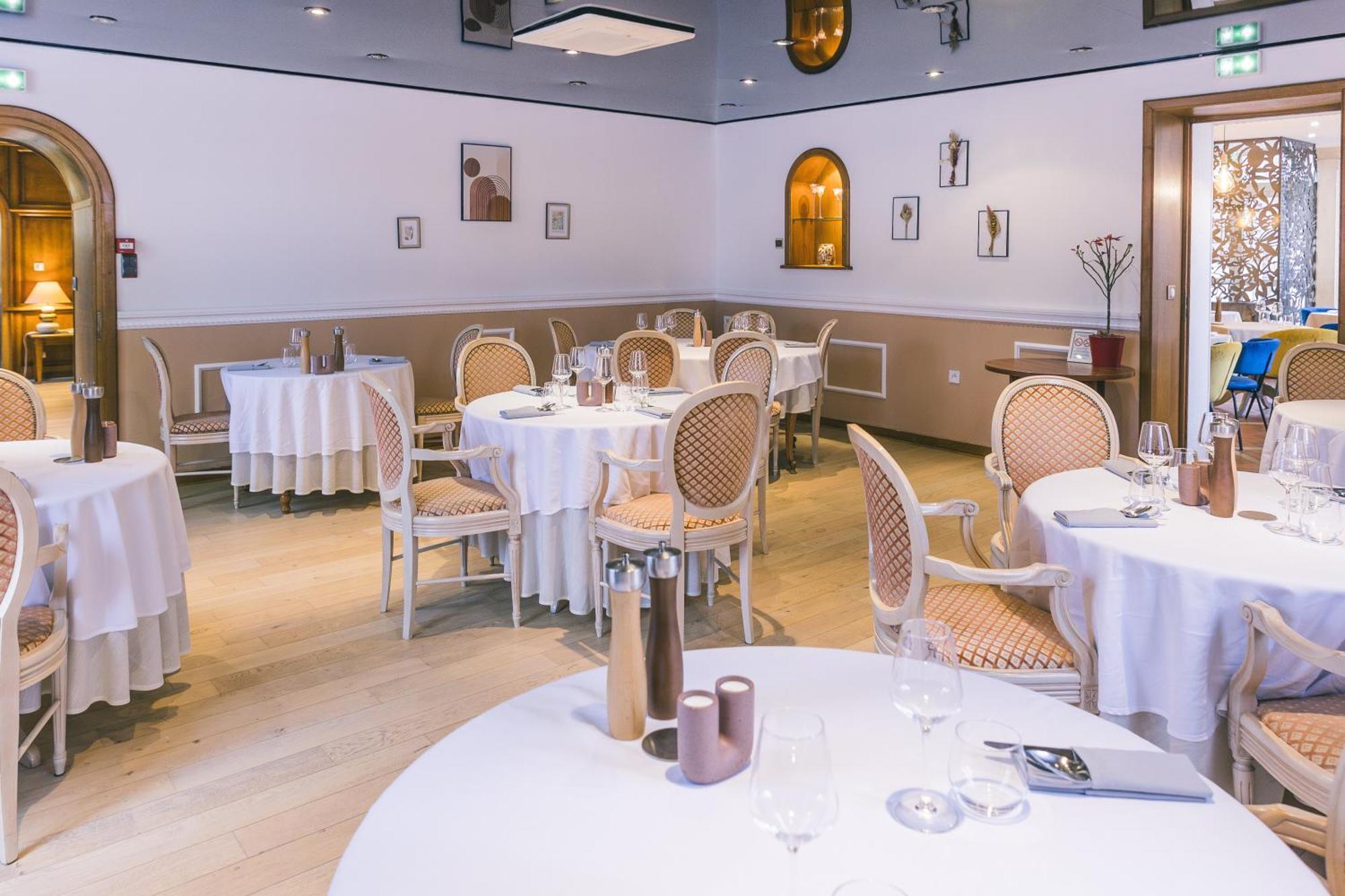 Logis Hotel & Restaurant Le Soleil D'Or Montigny-la-Resle Kültér fotó