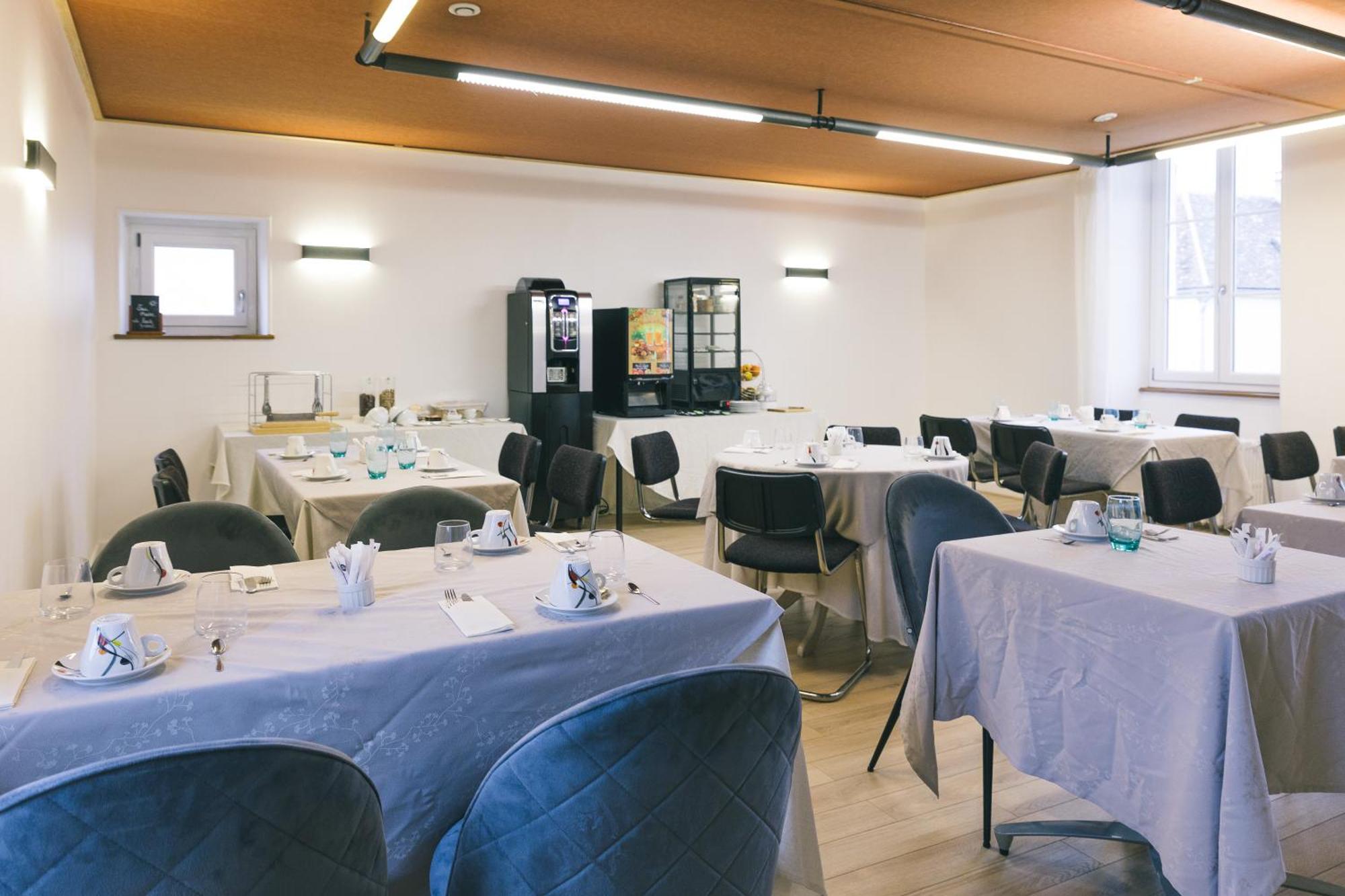 Logis Hotel & Restaurant Le Soleil D'Or Montigny-la-Resle Kültér fotó